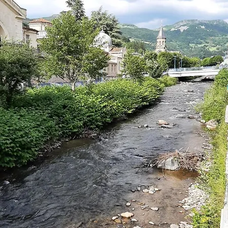 Lafayette 04 Apartman *